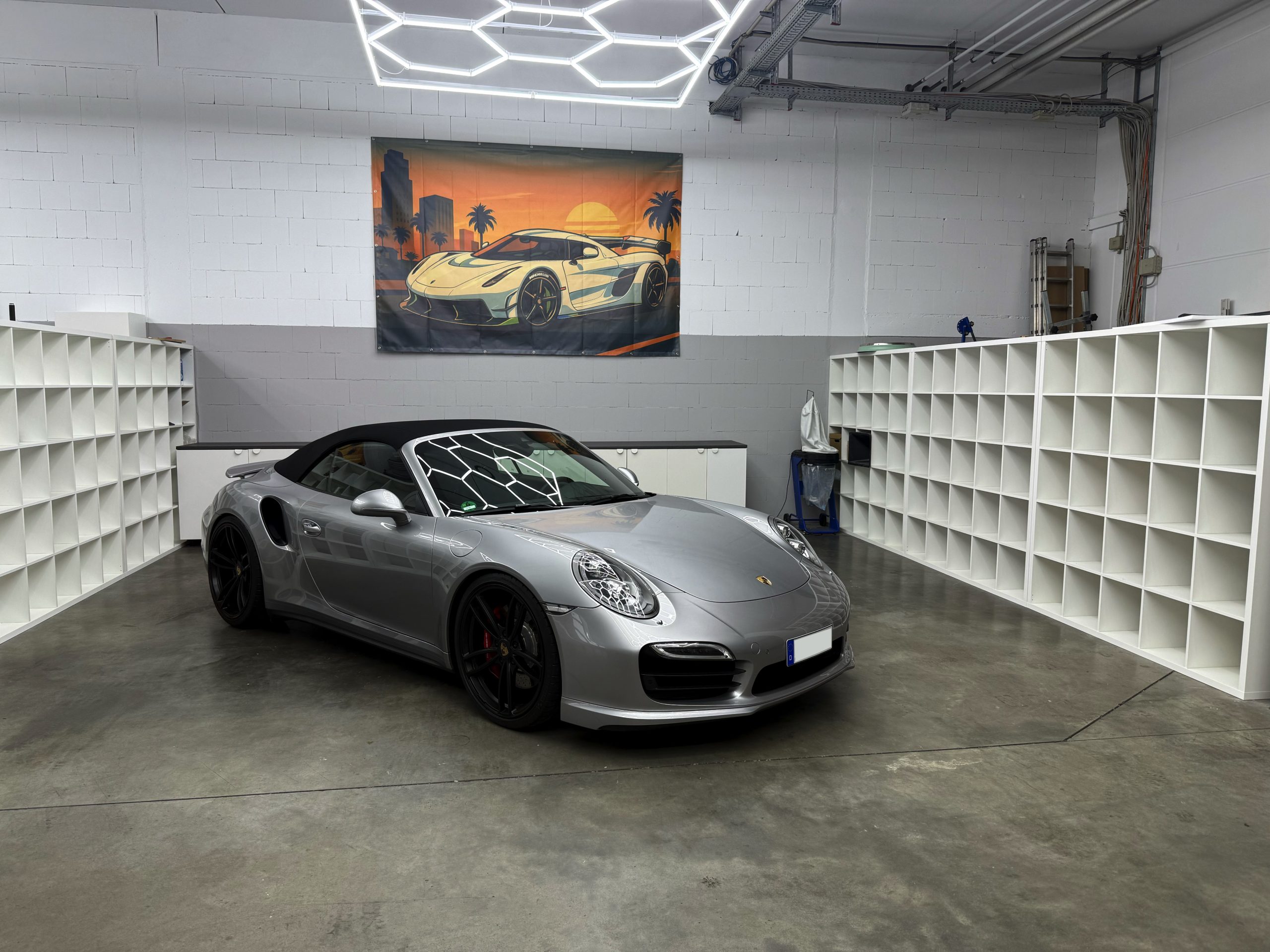 Porsche 911 Turbo mit hochwertiger Folierung bei WrapIndustries