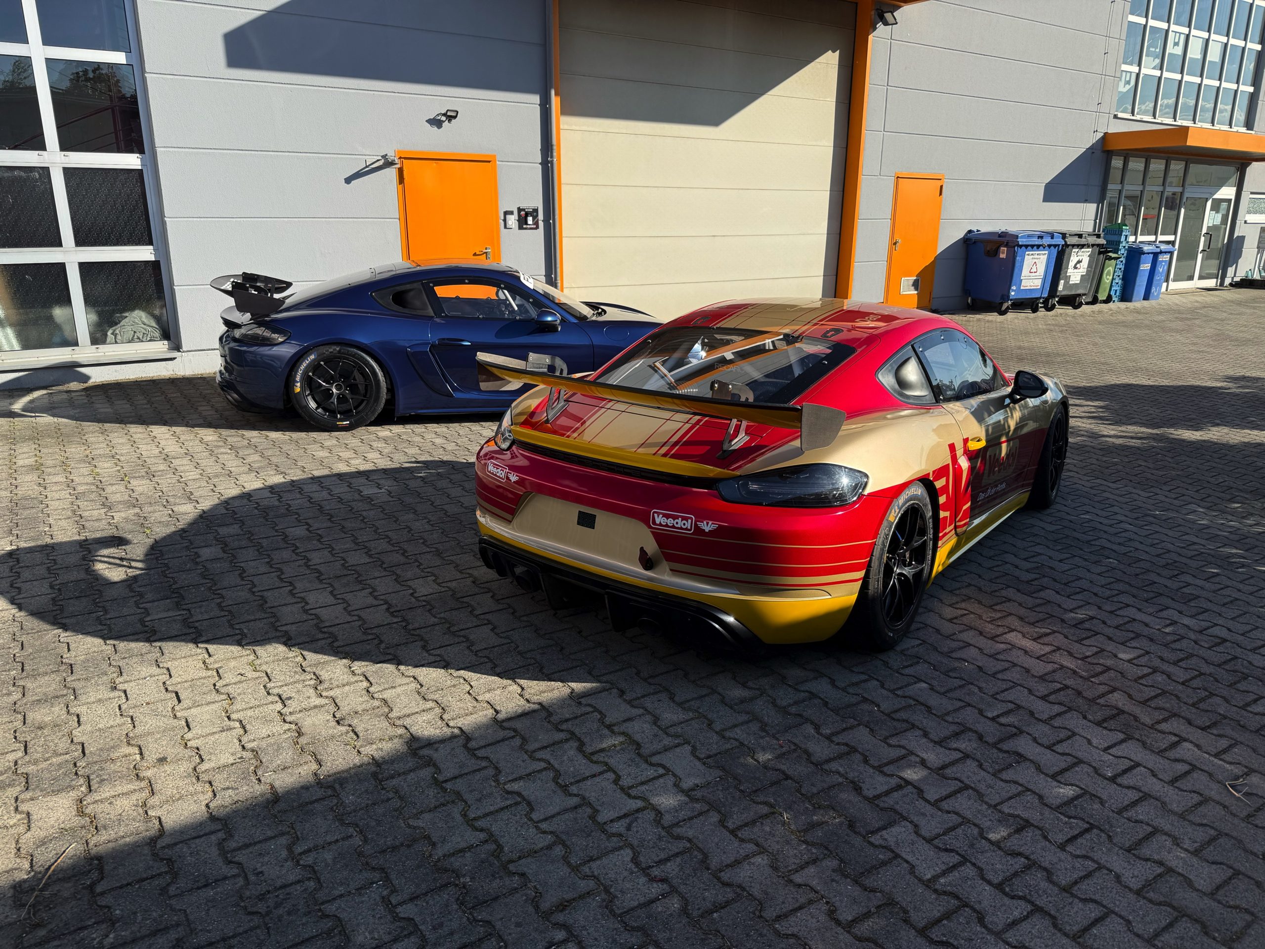 Porsche Clubsport im blauen Veedol Motorsport-Design