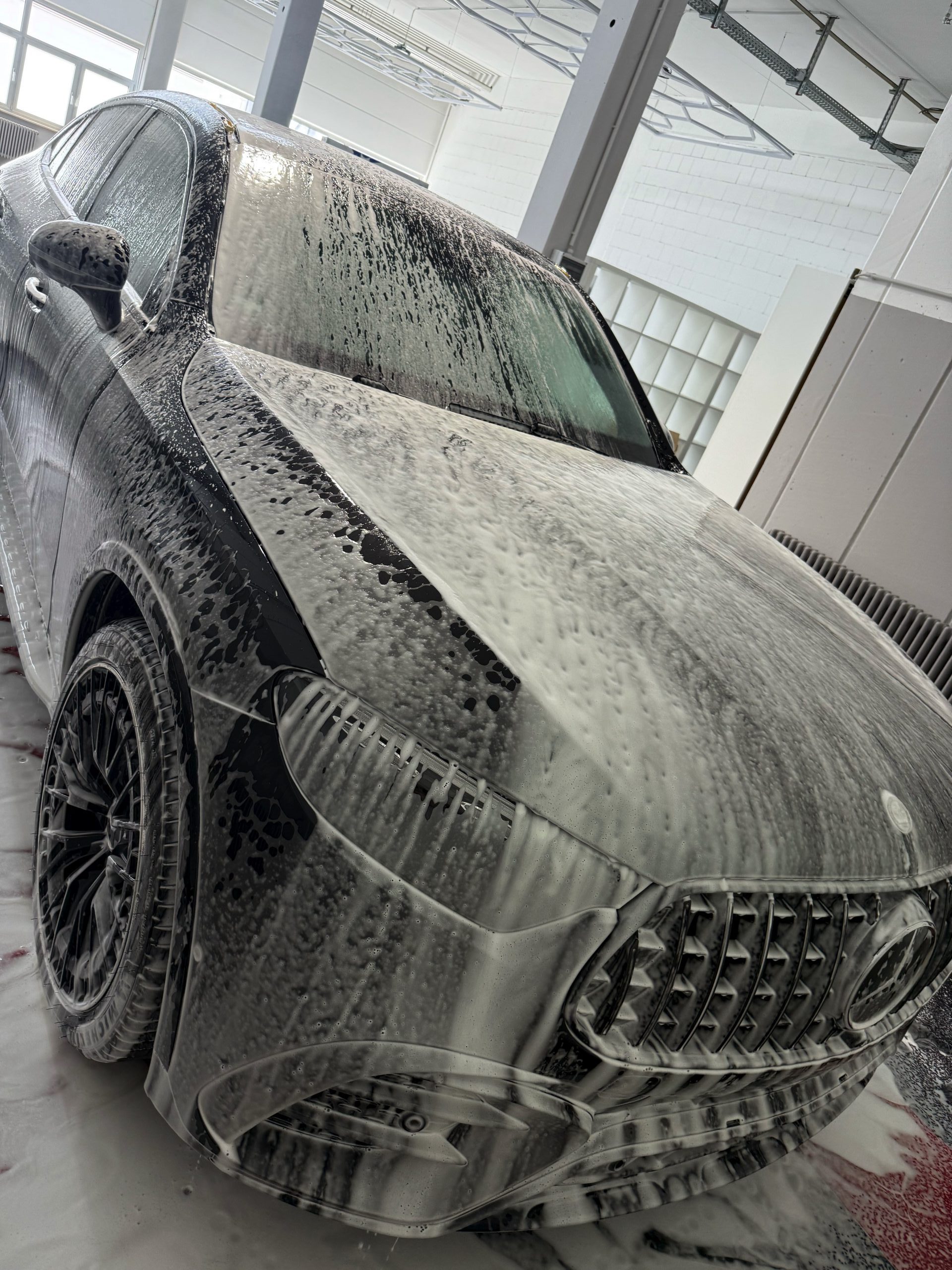 Mercedes-Benz GLC 43 AMG – Matte Charcoal Metallic (Detailaufnahme)