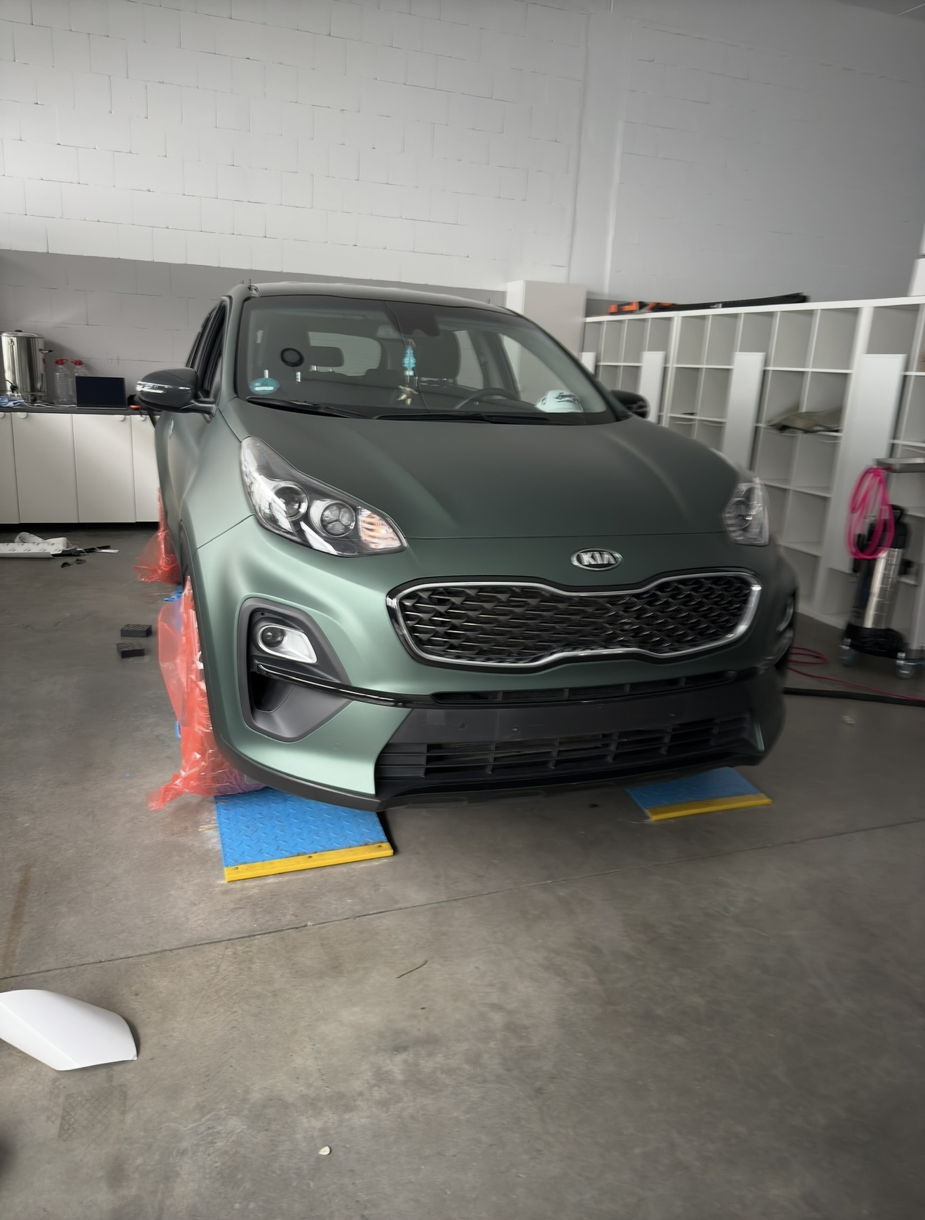 Kia Sportage – Matte Pine Green Metallic (Bild 1)