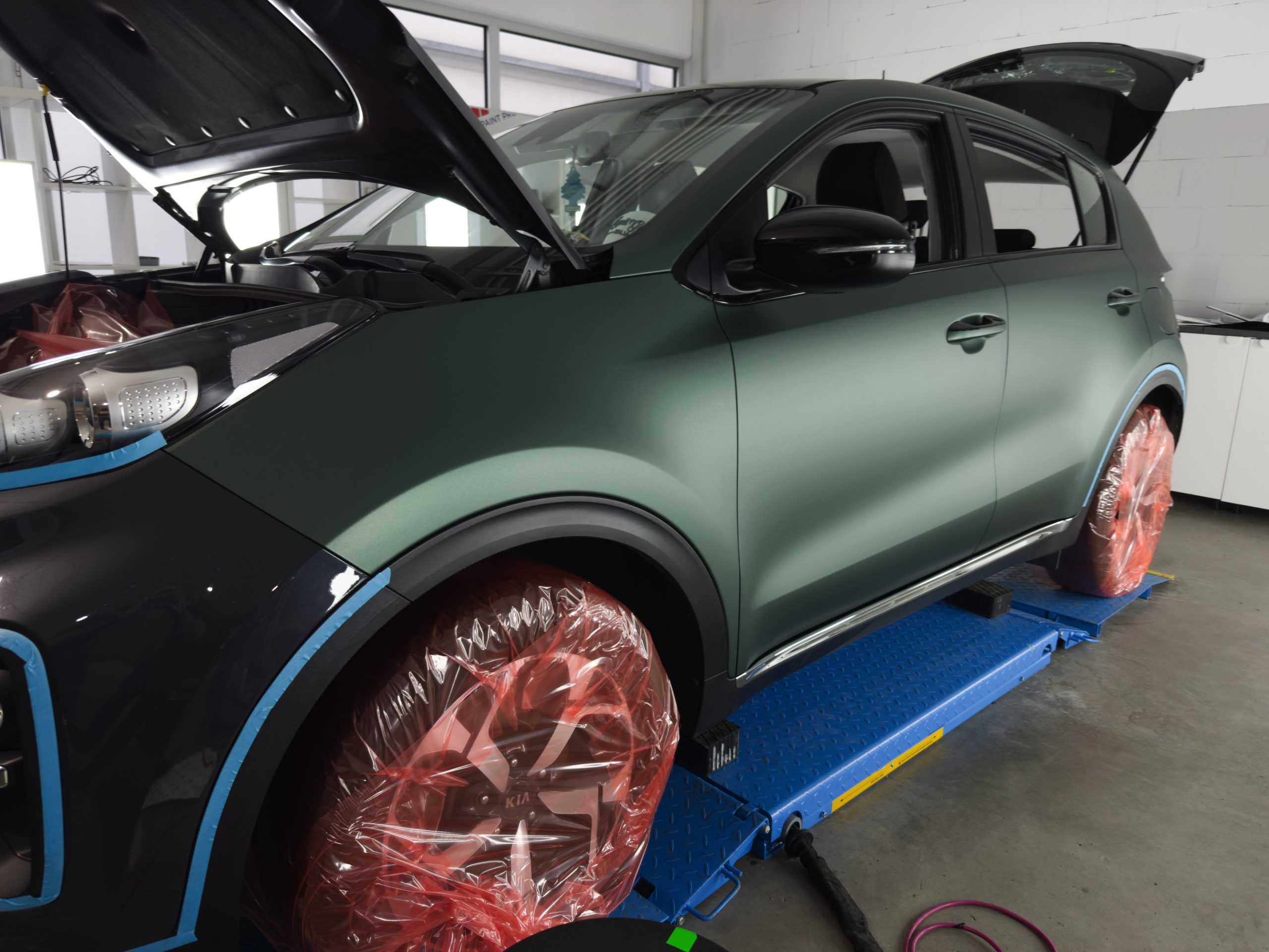 Kia Sportage – Matte Pine Green Metallic (Bild 2)