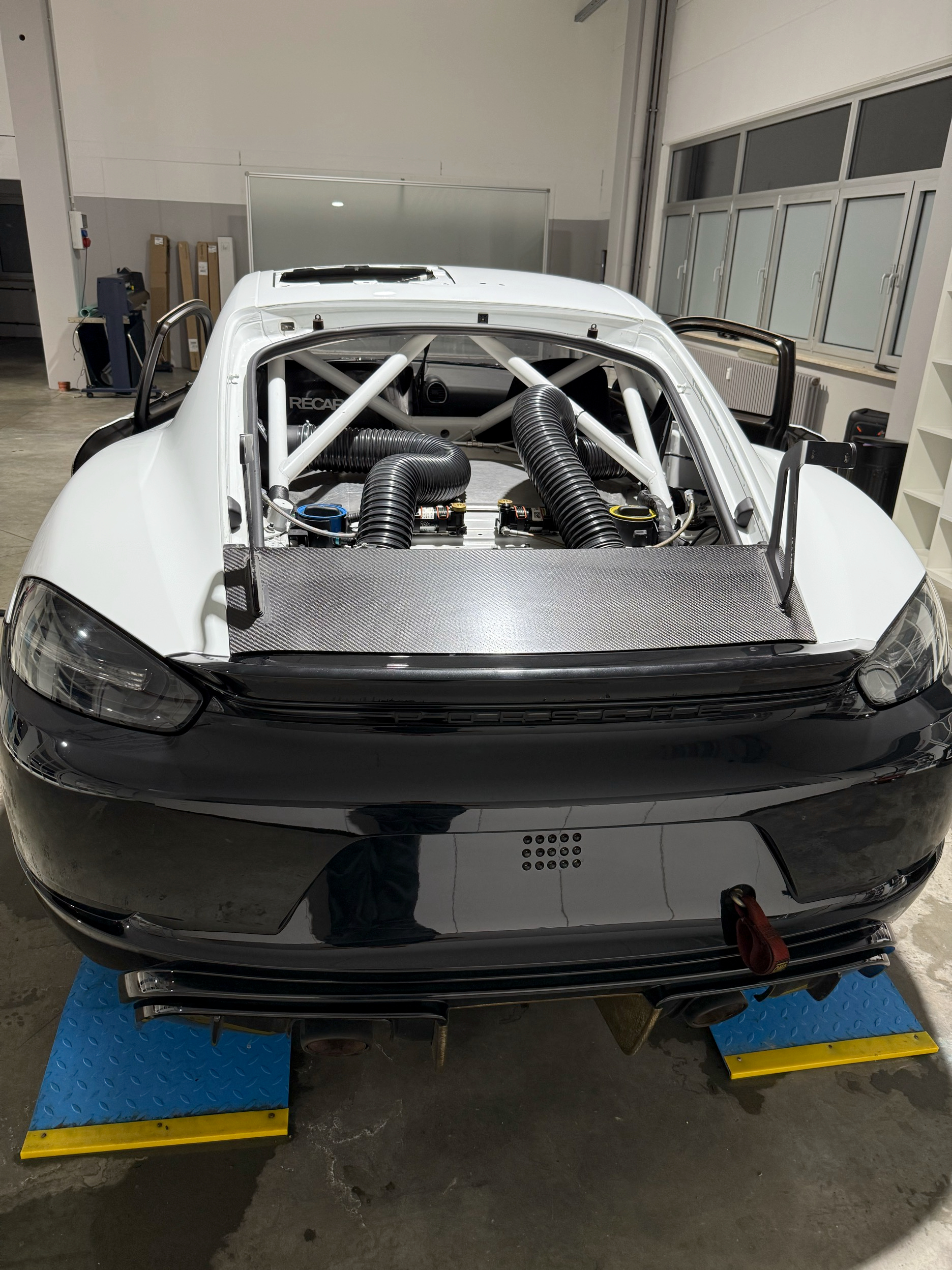 Porsche 718 Cayman GT4 Clubsport – Veedol Heritage Look (Motiv 2)