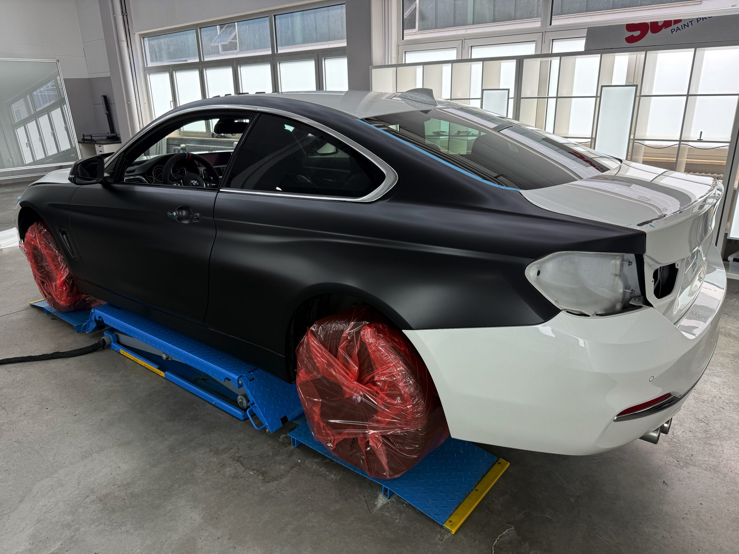 BMW 4er Farbfolierung – Motiv 3