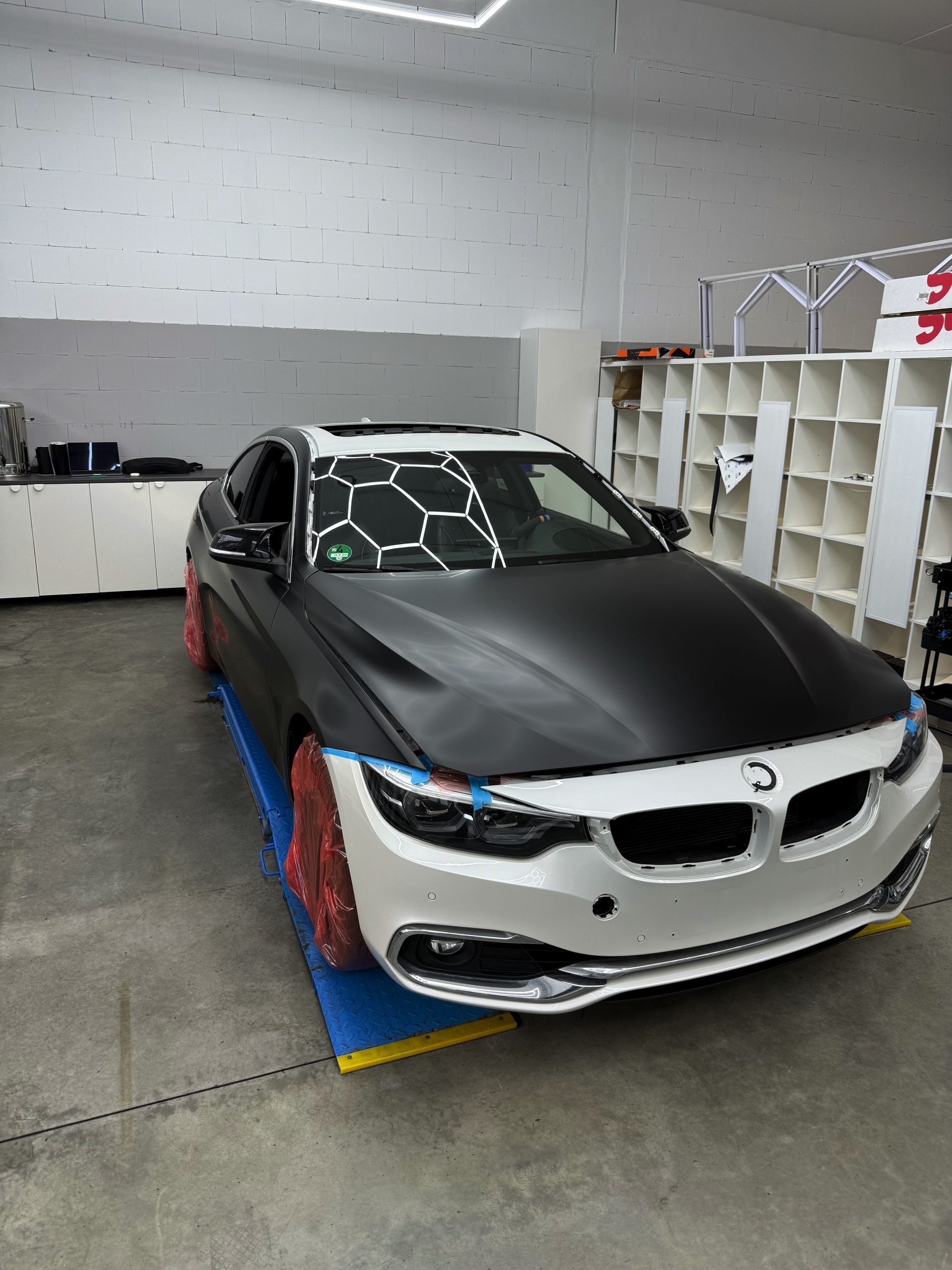 BMW 4er Satin Black Folie – Motiv 4