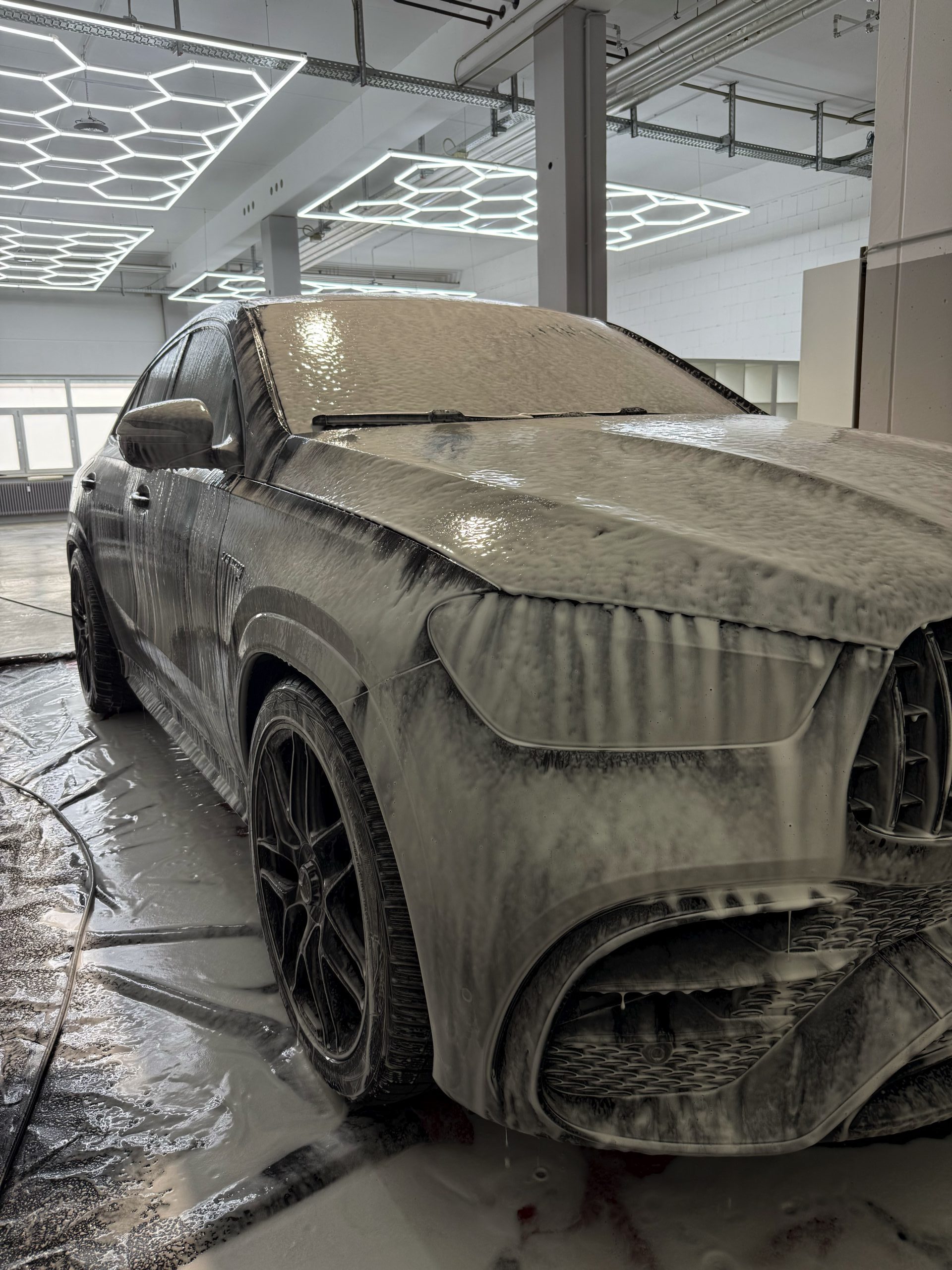 Mercedes-Benz GLE 63 AMG – Handwäsche nach Zwei-Eimer-Methode