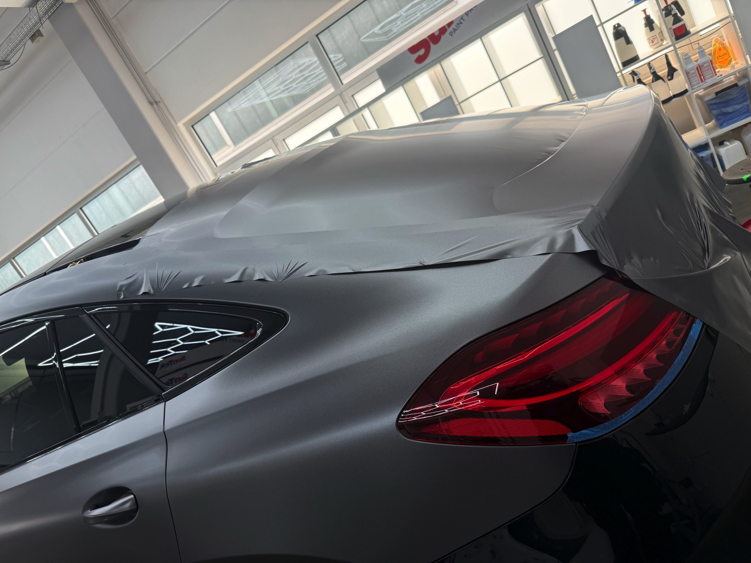 Mercedes-Benz GLE 63 AMG – Folierung: Detailarbeit am Bauteil